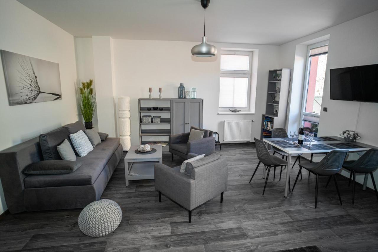 Apartmanovy Dum Sklipek 特鲁特诺夫 外观 照片