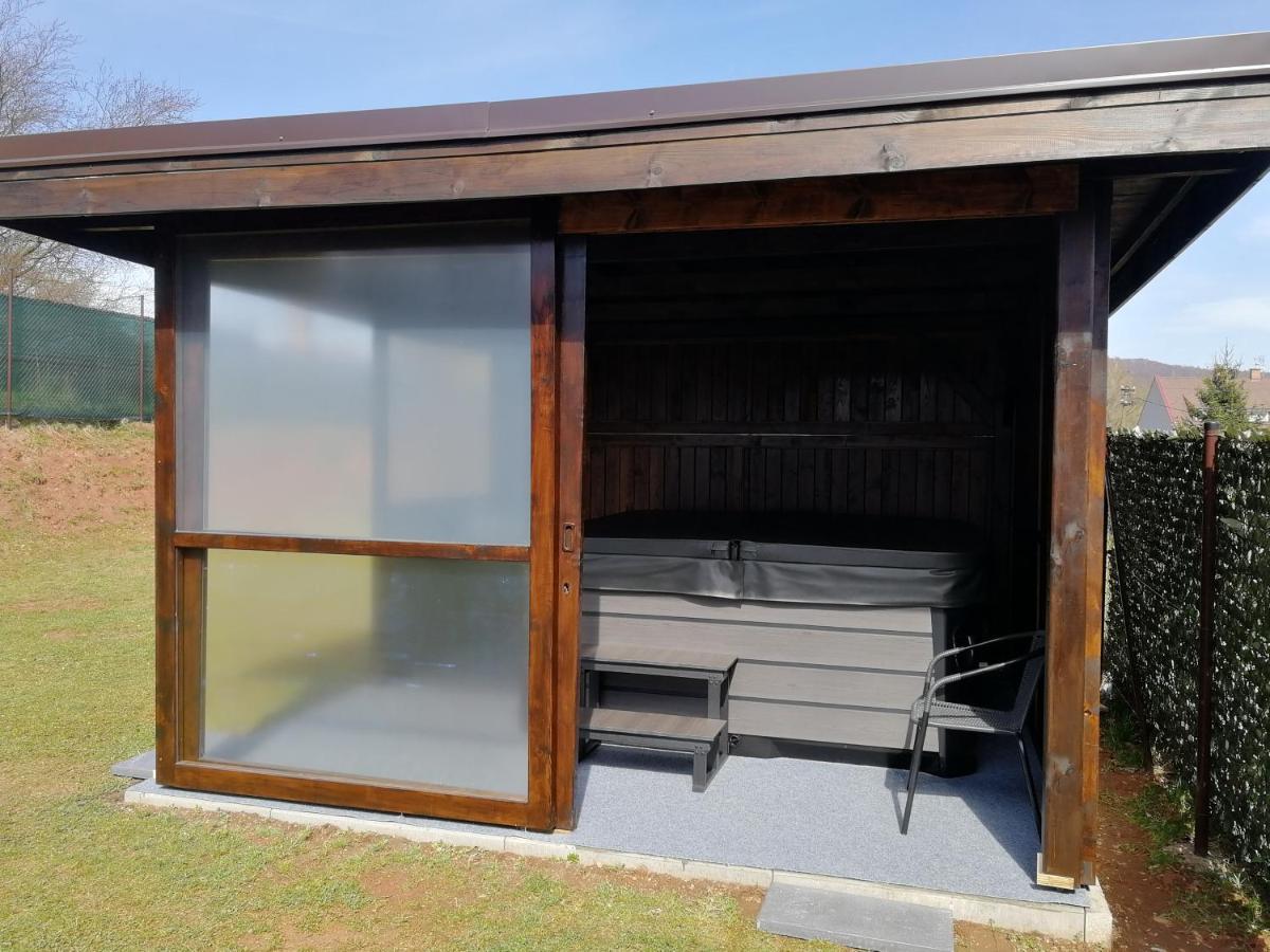 Apartmanovy Dum Sklipek 特鲁特诺夫 外观 照片