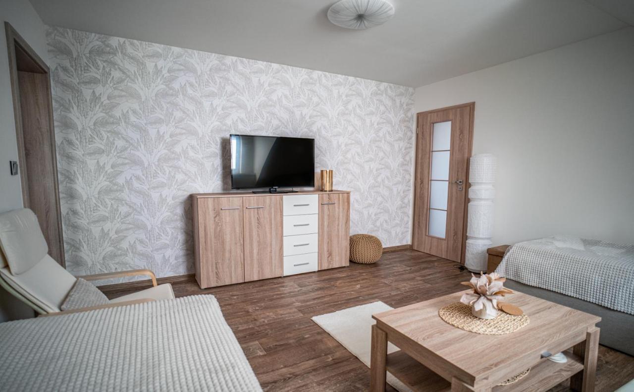 Apartmanovy Dum Sklipek 特鲁特诺夫 外观 照片