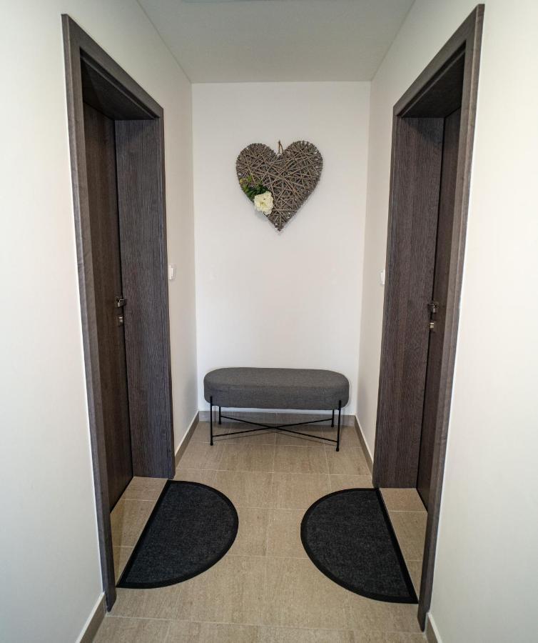 Apartmanovy Dum Sklipek 特鲁特诺夫 外观 照片