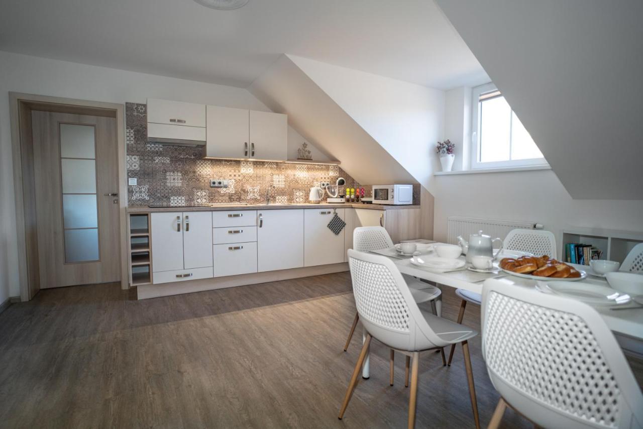 Apartmanovy Dum Sklipek 特鲁特诺夫 外观 照片