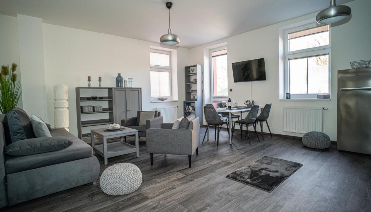 Apartmanovy Dum Sklipek 特鲁特诺夫 外观 照片