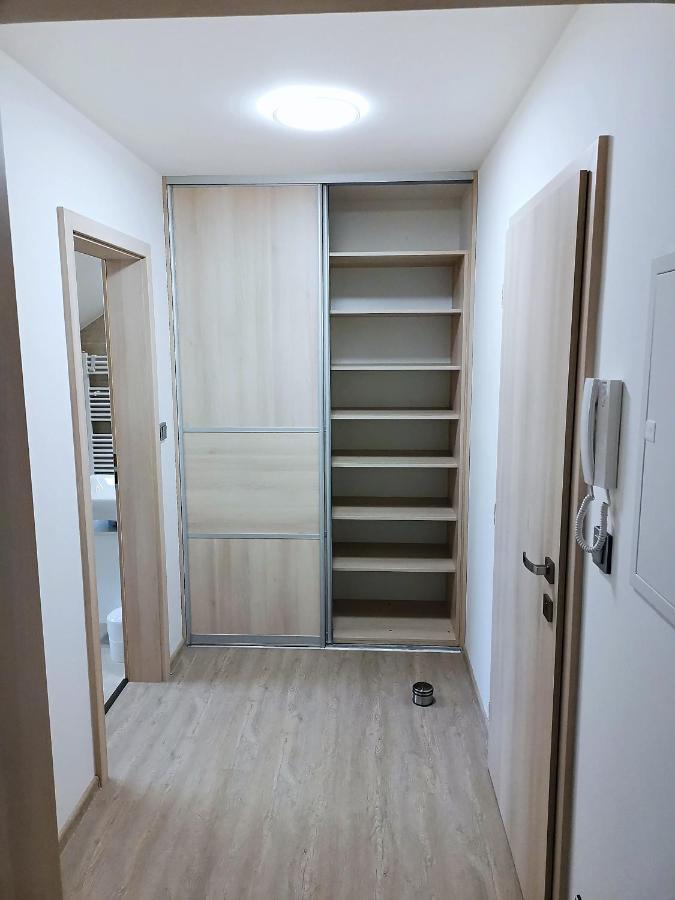Apartmanovy Dum Sklipek 特鲁特诺夫 外观 照片