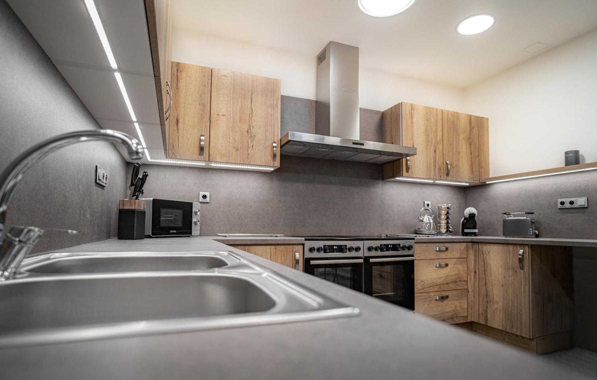 Apartmanovy Dum Sklipek 特鲁特诺夫 外观 照片